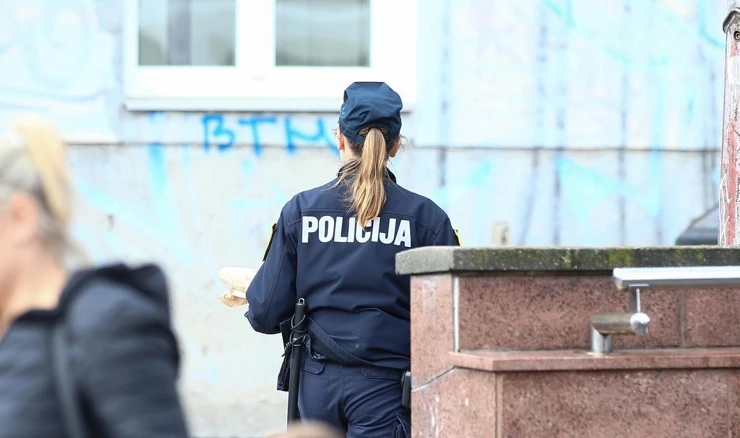 Policija