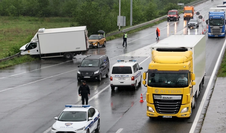 Istraga protiv vozača kamiona koji je skrivio smrt dviju sestara na obilaznici