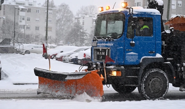 Ralice za čišćenje snijega u Zagrebu
