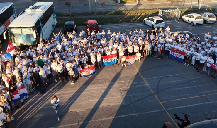 Iz Gospića za Zagreb krenuli na prosvjed