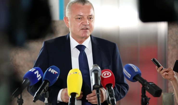 Ministar Darko Horvat uoči sjednice Vlade