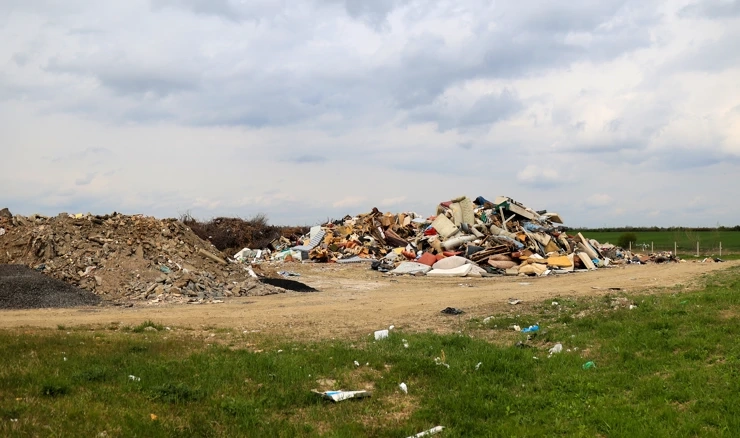  Vukovar: Odlagalište otpada "Petrovačka dola" 