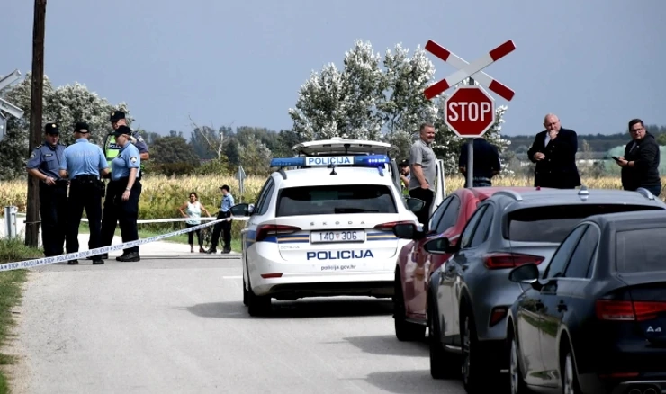  Bolfan: Žena i dvoje djece poginuli u naletu vlaka na automobil 