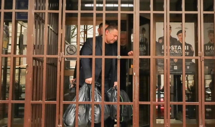 Dekanić izlazi iz pritvora