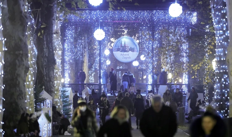 Advent počinje 27. studenoga