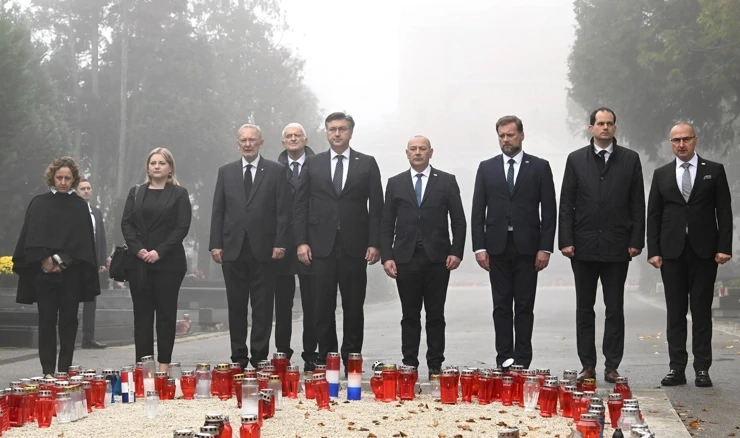 Polaganje vijenaca na Mirogoju