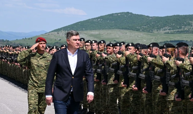 Zoran Milanović posjetio Središte za bespilotne zrakoplovne sustave HV-a