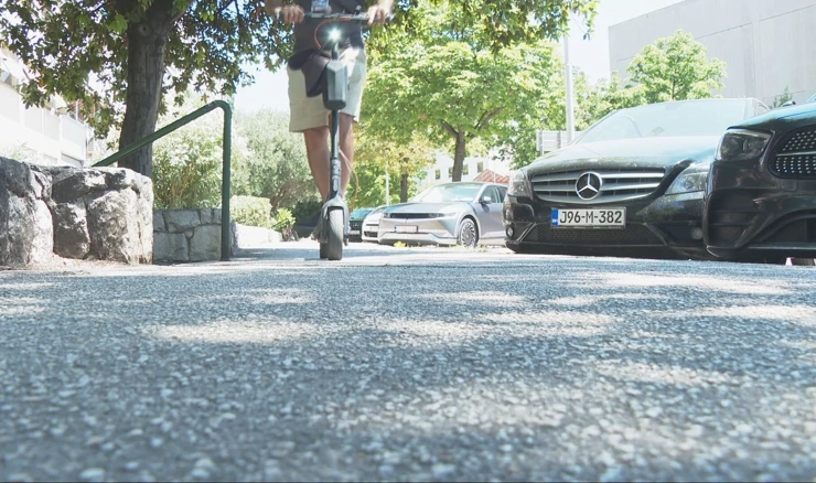 Teško ozlijeđen dječak u padu s romobila u Trogiru