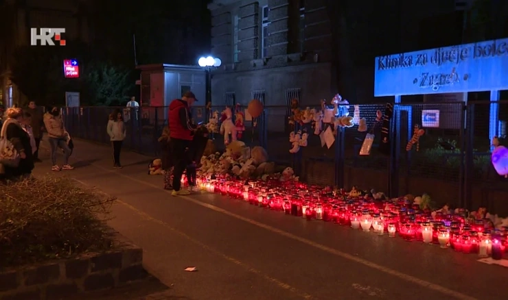 Građani i večeras pale svijeću za tragično umrlu djevojčicu