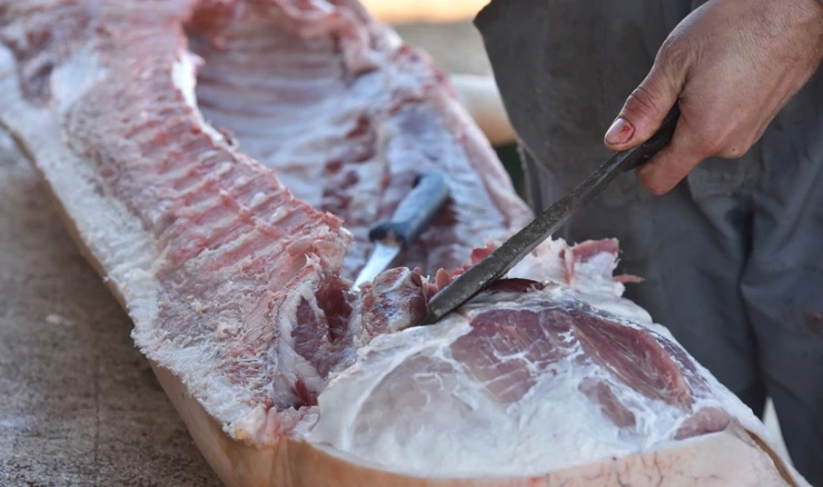 Povećan iznos za nabavku svinjskih polovica