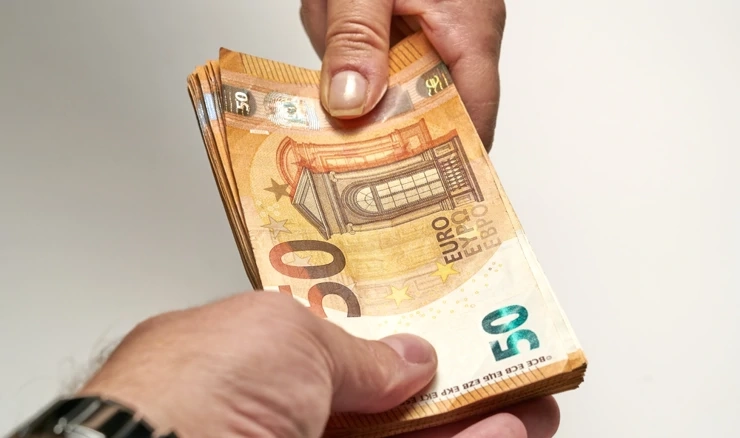 Ponuda novca u eurozoni oštro pala