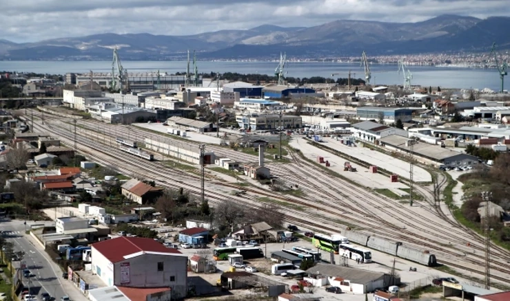 Panoramski pogled na željeznički kolodvor u Kopilici 