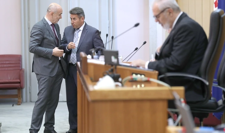 Nastavljena saborska sjednica