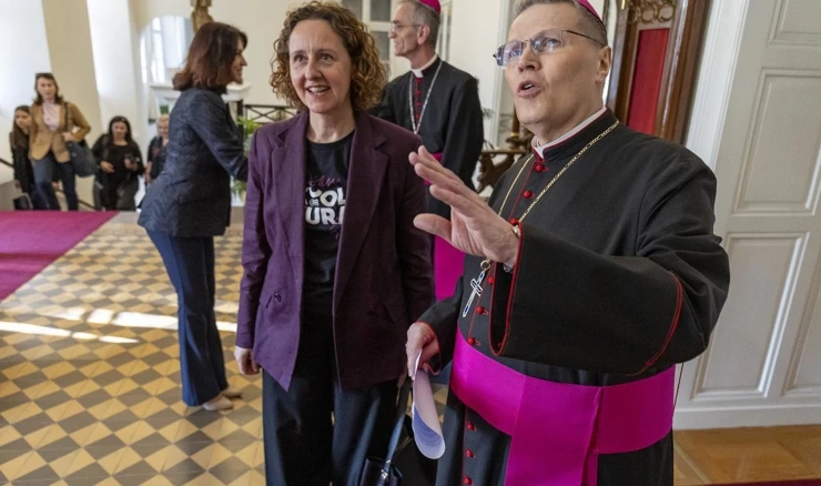 Ministrica Nina Obuljen Koržinek i nadbiskup Đuro Hranić