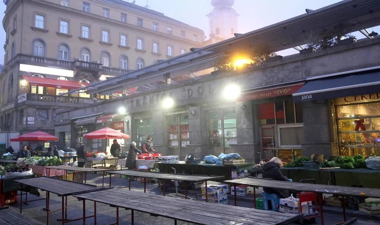  Zagreb: Zatvoreni dio tržnice Dolac