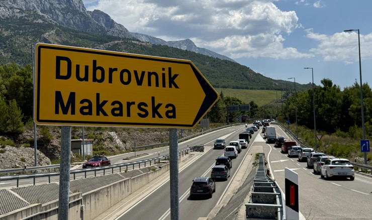 Na Makarskom primorju oko 1500 gostiju