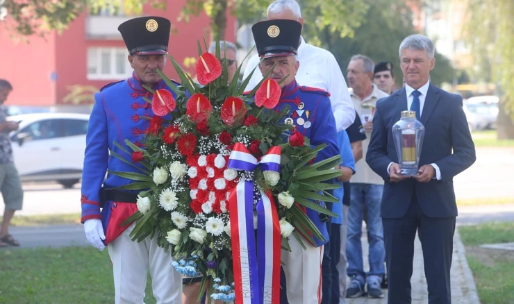 Obljetnica velikog antiratnog skupa "Bedem ljubavi"