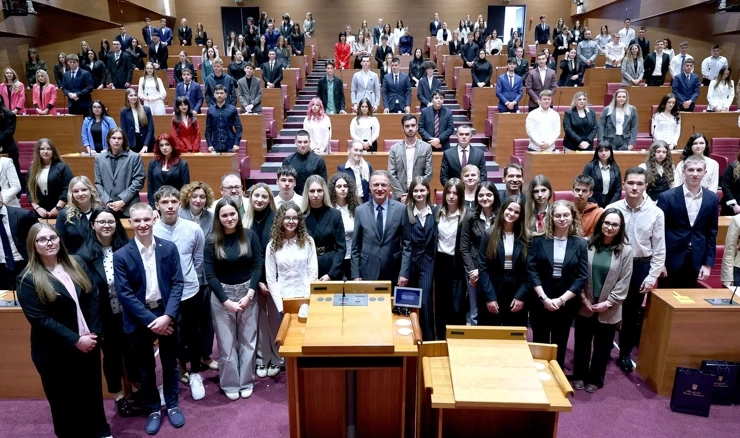 Održana 13. simulirana sjednica Hrvatskoga sabora za učenike srednjih škola