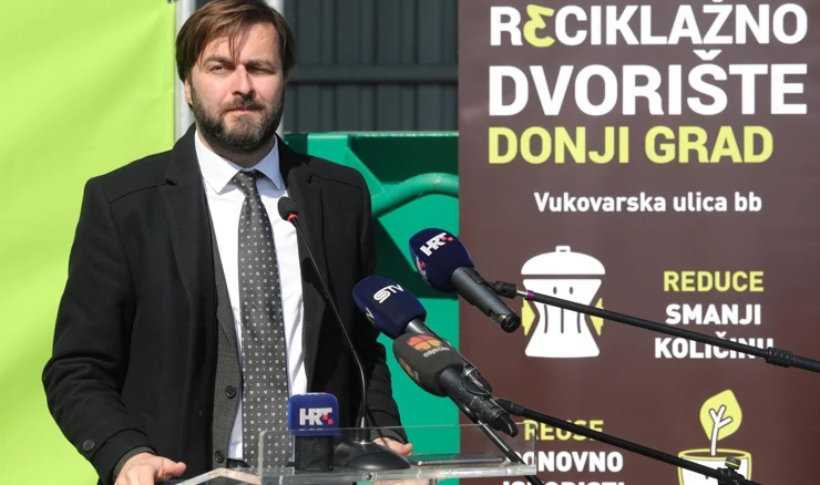 Ministar Tomislav Ćorić na otvorenju reciklažnog dvorišta "Donji grad"