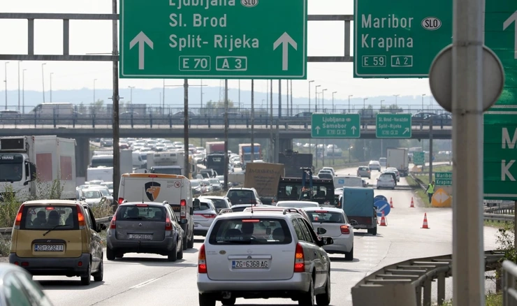 Uoči blagdana Svih Svetih gužve na autocestama 