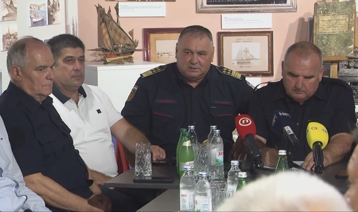 Sastanak u Milni o požaru na Braču