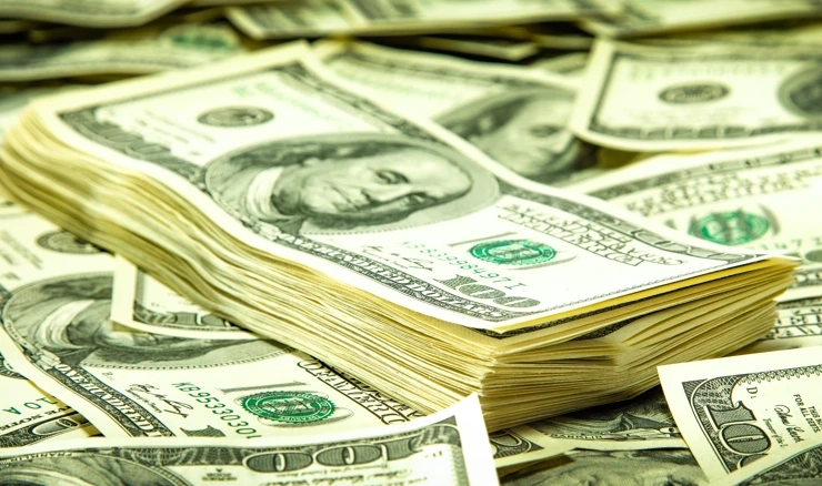 Dolar ojačao na početku 2023.