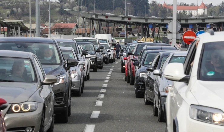 Promet na graničnom prijelazu Bregana