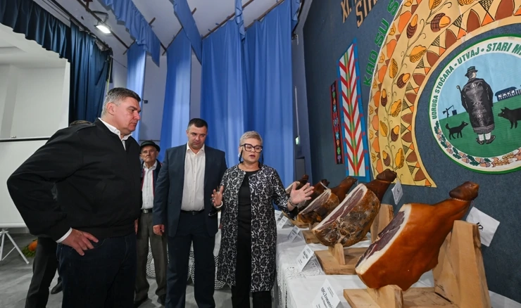 Milanović na šunkijadi u Starim Mikanovcima