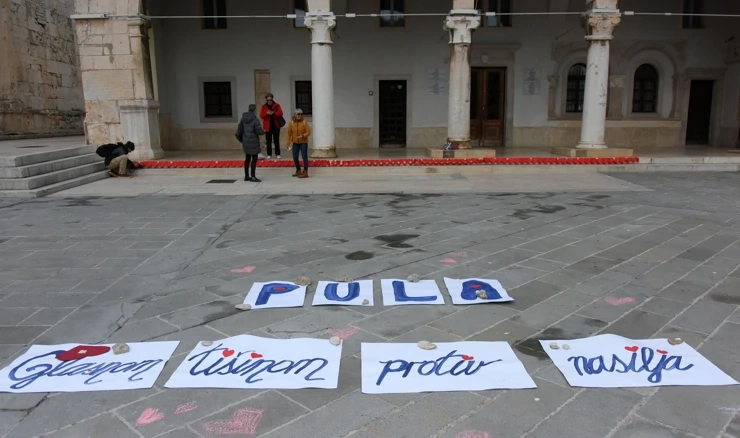 Mirni prosvjed vršnjačkog nasilje u Puli
