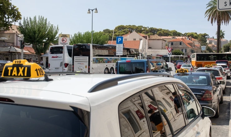 Nakon tragične pogiblje kolegice, taksisti održali prosvjed