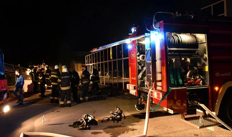 Požar na turističkom brodu