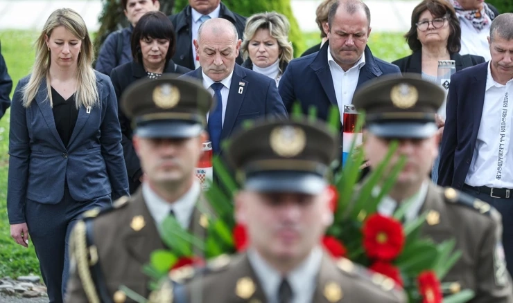 Polaganje vijenca za nestale i zatočene branitelje