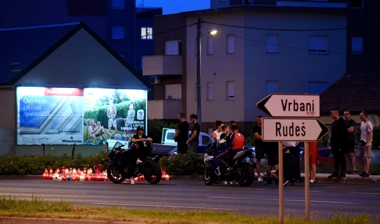 Građani pale svijeće na mjestu stradavanja motorista i biciklista 