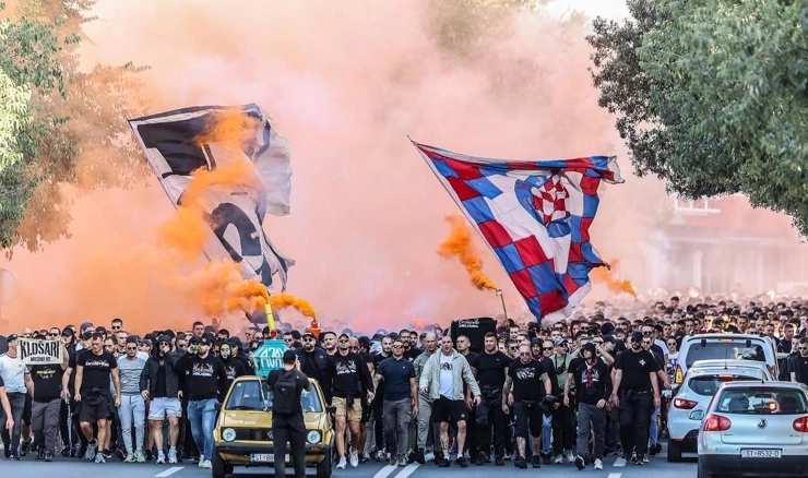 Korteo Torcide prema stadionu Poljud 