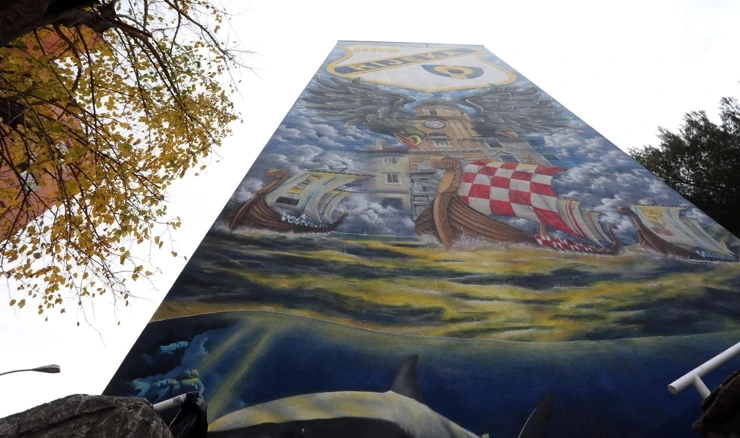 Mural sa simbolima Armade
