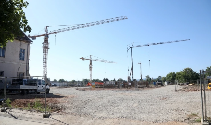Gradilište zamjenskih zgrada u Petrinji