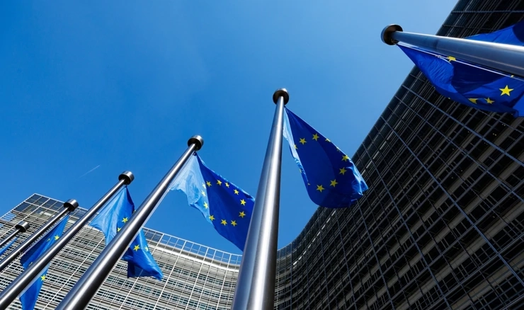 EK želi odgovore X-a o tome zašto je smanjeno financiranje i moderiranje sadržaja