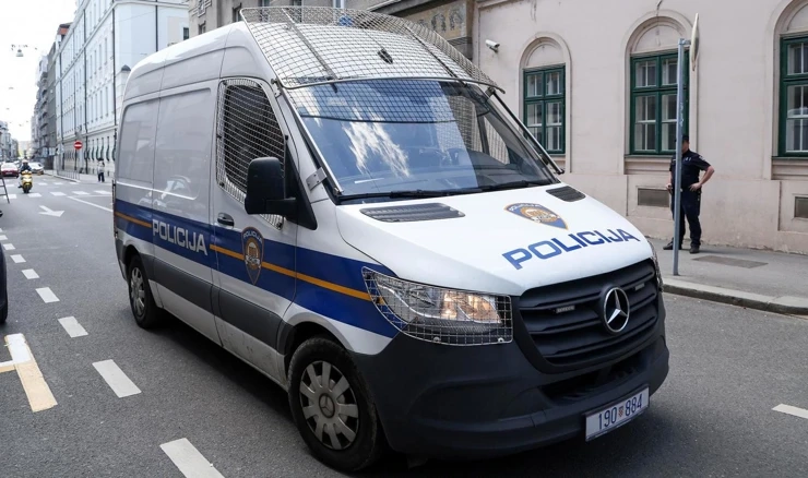 Policijski kombi, arhivska fotografija