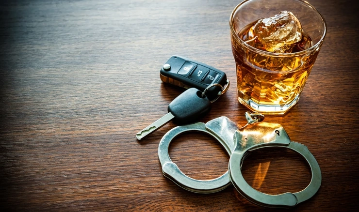Vozio pijan i bez dozvole, ostao bez automobila, a prijeti mu i zatvor