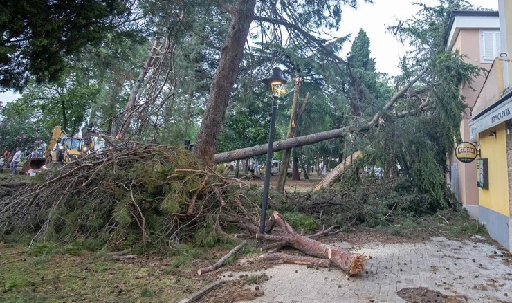Novigrad zbraja štete snažnog nevremena