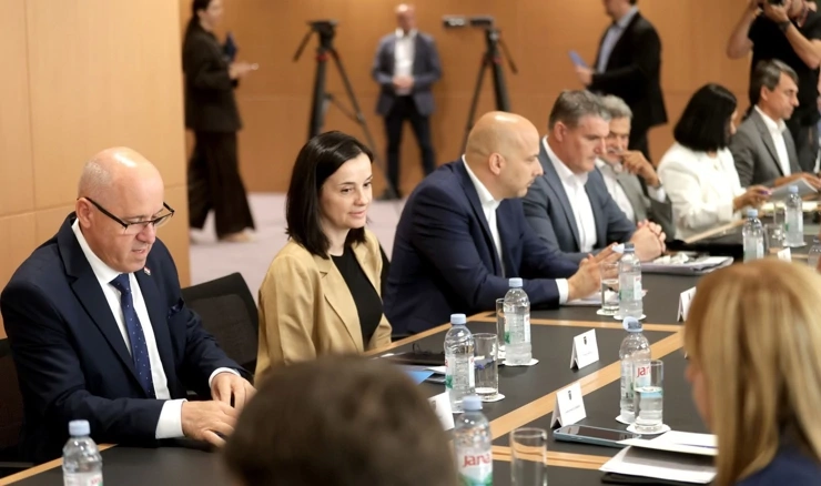 Sastanak o ilegalnom otpadu u Gospiću