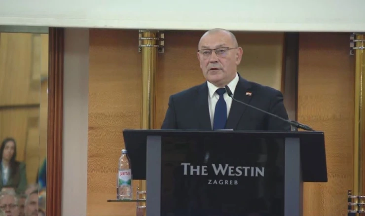 Ministar Tomo Medved