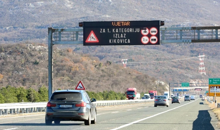 HAK: Zbog vjetra A6 između Kikovice i Delnica otvorena samo osoba vozila, arhiva