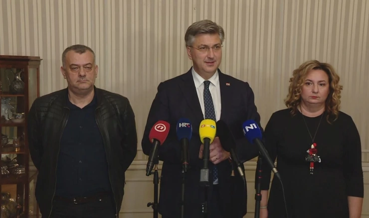 Pregovori Vlade i sindikata o povećanju plaća