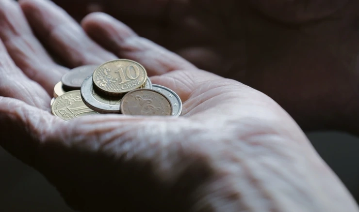 Ukidanje poreza na mirovne najmanje će koristiti onima s najnižim mirovinama