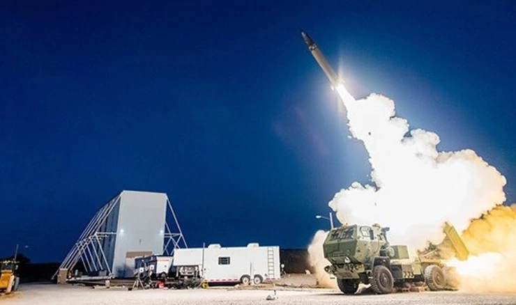 Testno lanisranje rakete PrSM iz sustava HIMARS