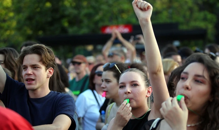 Prosvjednici u Beogradu podržali policajce koji su otkrili afere vlasti
