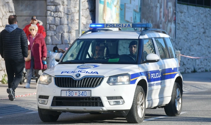 Policija