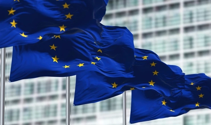 EK i formalno zatvorio postupak prema članku 7 protiv Poljske