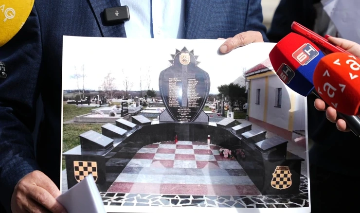 Spomenik HVO-a kod Dervente